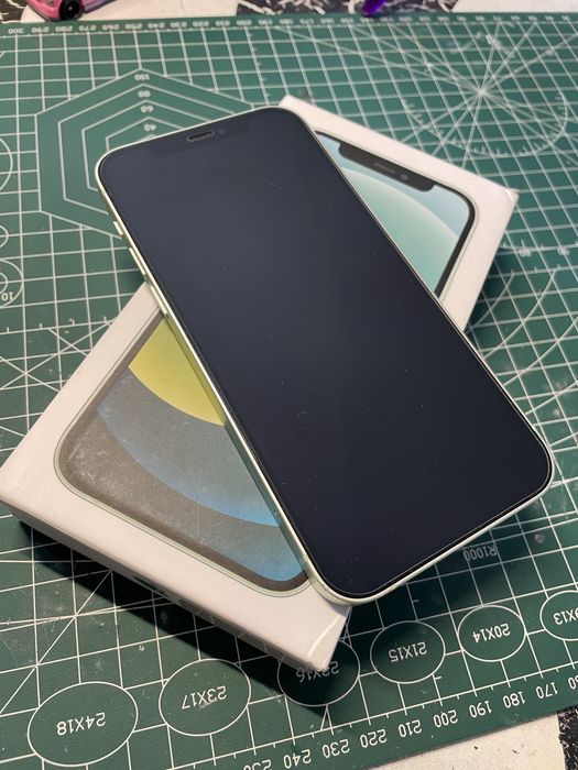 iPhone 12 green 64gb