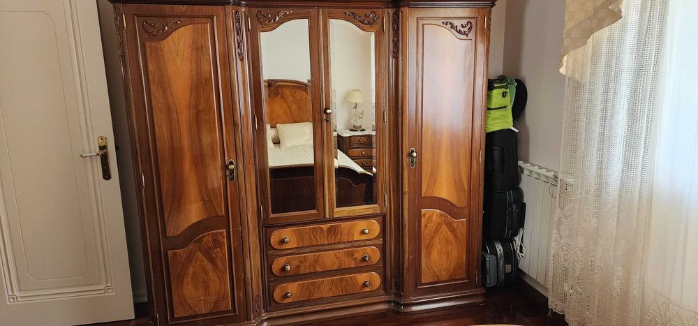 Mobilia de Quarto maciça completa