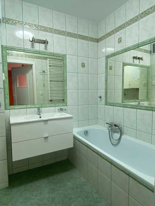 BARWINEK Atrakcyjna kawalerka 37m2 +m. garażowe -do wejścia