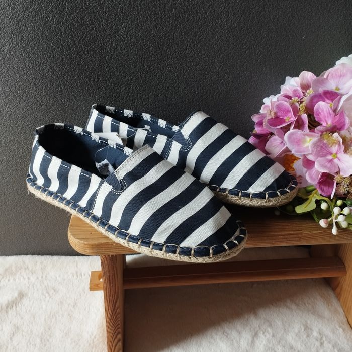 Nowe espadryle damskie CLEVE r. 40 biało-granatowe, marynarski styl