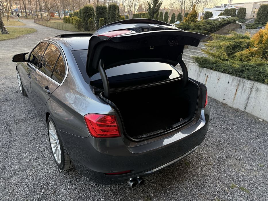 BMW f30  328i 2013 рік