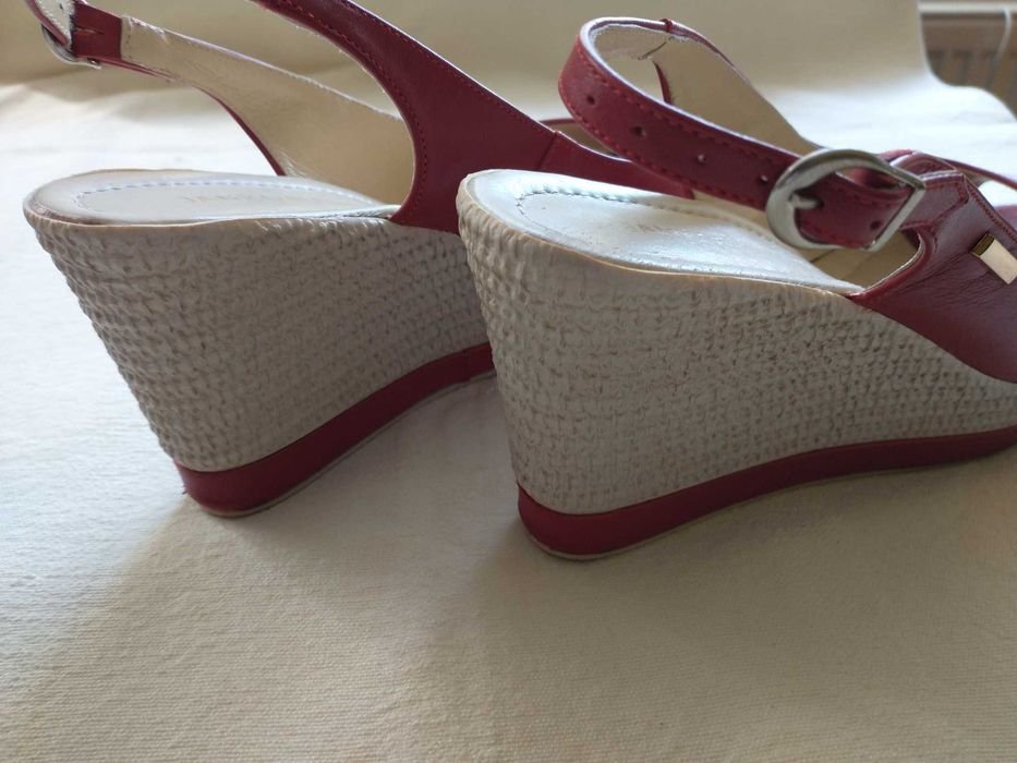 skórzane buty damskie bordowe
