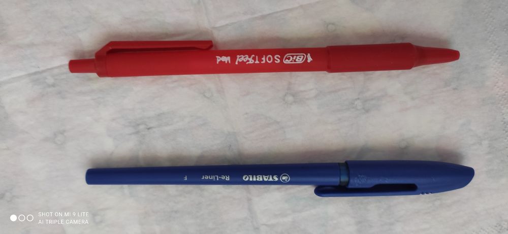 2 długopisy niebieskie, BIC® & Stabilo®