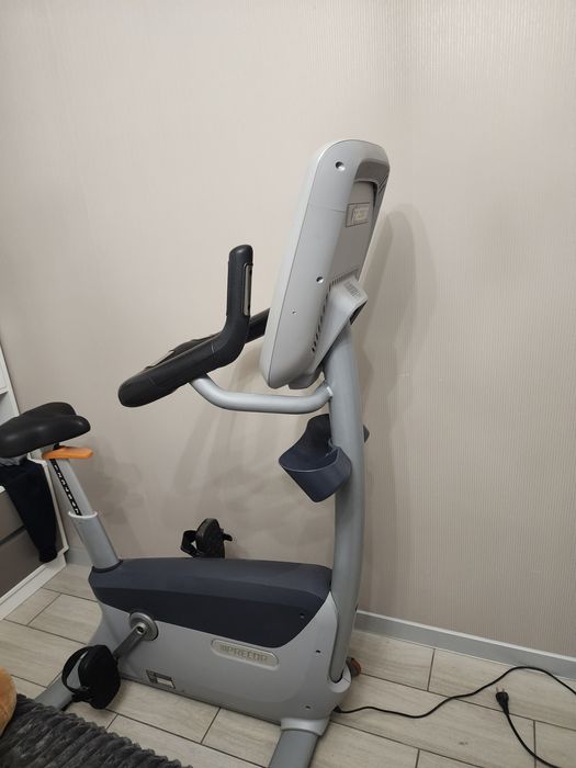 Велотренажер вертікальний професійний Precor