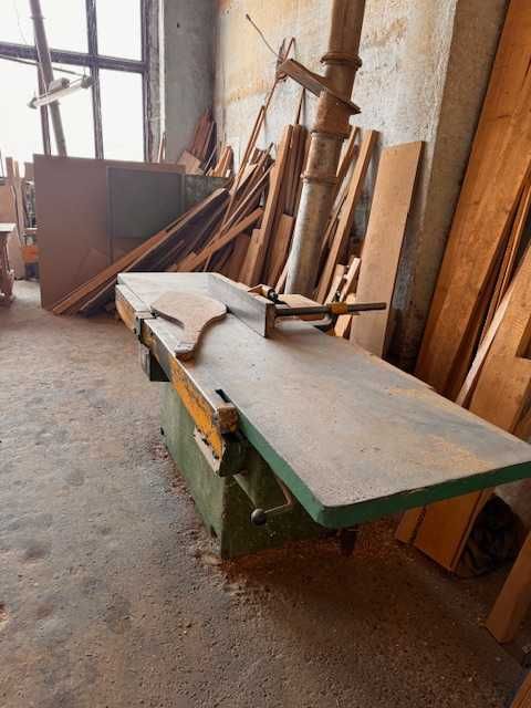 Розпродаж деревообробного обладнання меблевої фабрики