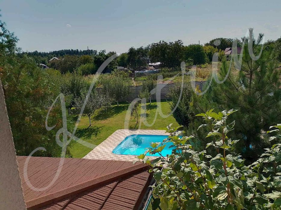 Продам затишний двоповерховий будинок з басейном Обухівка