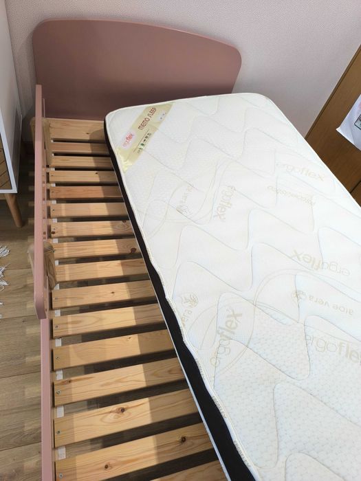 Cama menina rosa com colchão viscoelástico
