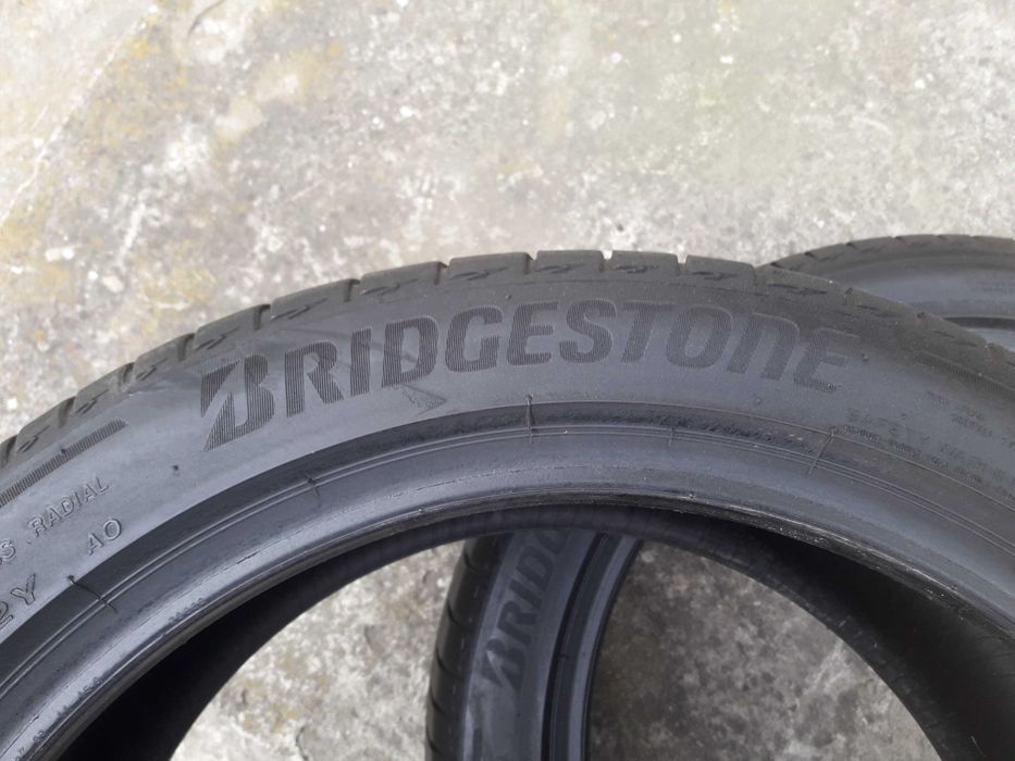 Lato Bridgestone 245/45 R19 5mm