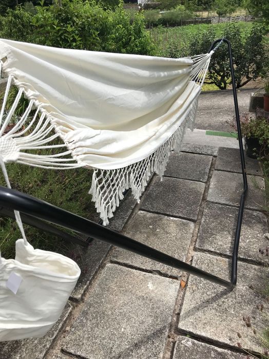 Cama de rede com estrutura