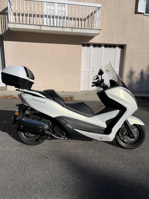 Honda Forza 300 com top case