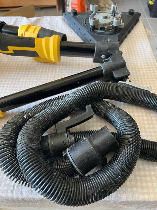 Lixadeira para paredes e tetos 710W Combi PowerPlus Varo