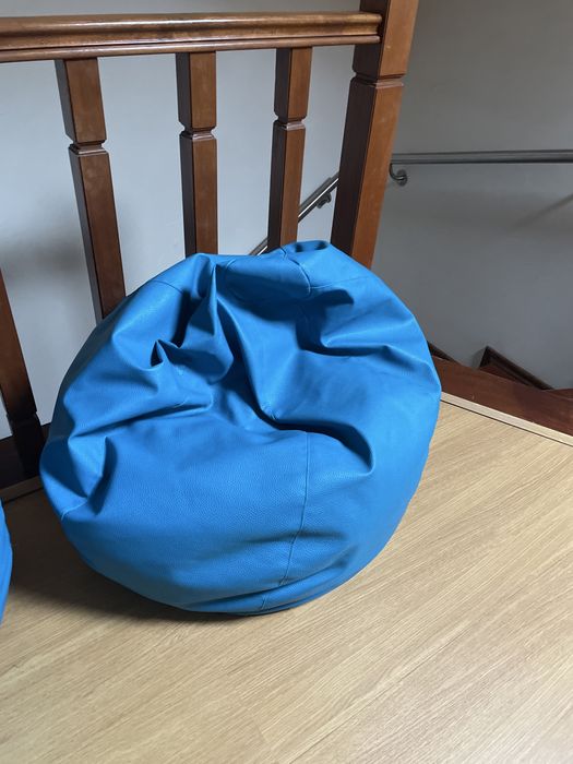 Poufs  azuis, em sintetico raramente usados