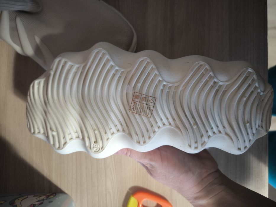 Кросівки жіночі 38.-38.5