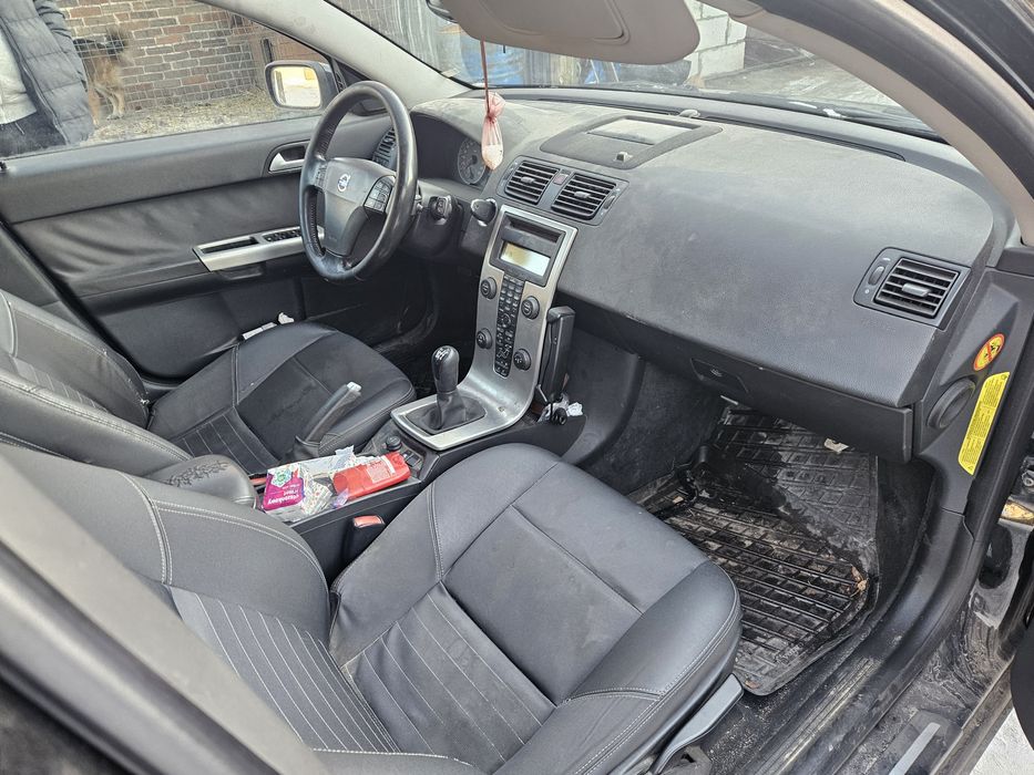 Volvo v50 2005 рік 2.0 дизель тільки для військових