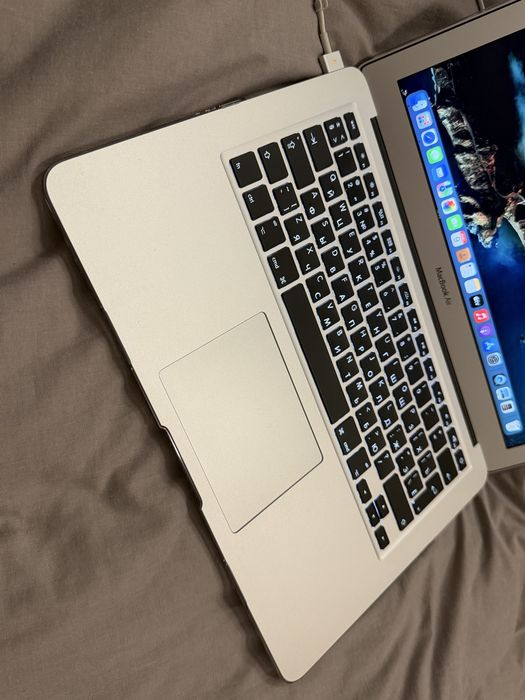 Apple MacBook