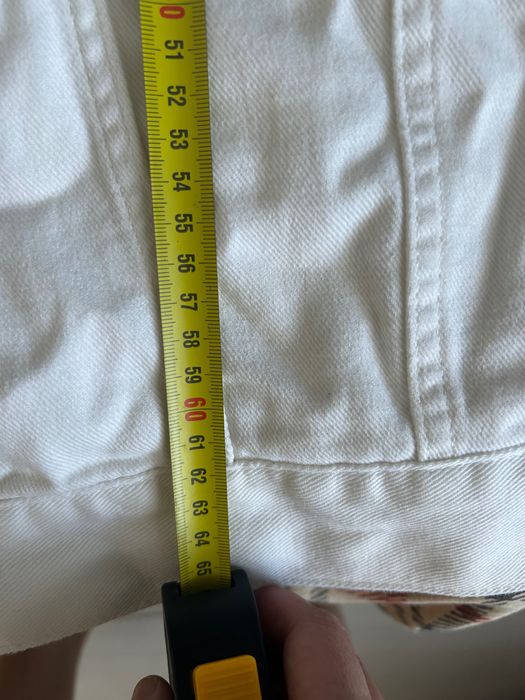 Біла куртка джинсова від H&M (DIVIDED)