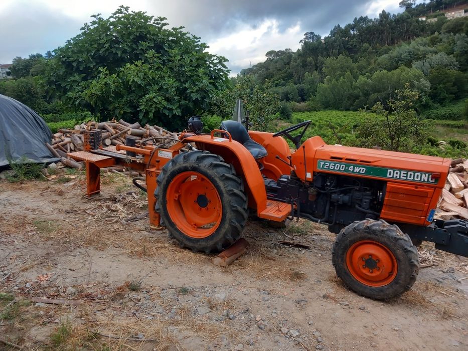Trator deodong com motor kubota