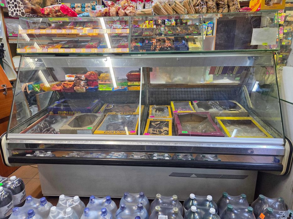 Продам холодильну вітрину