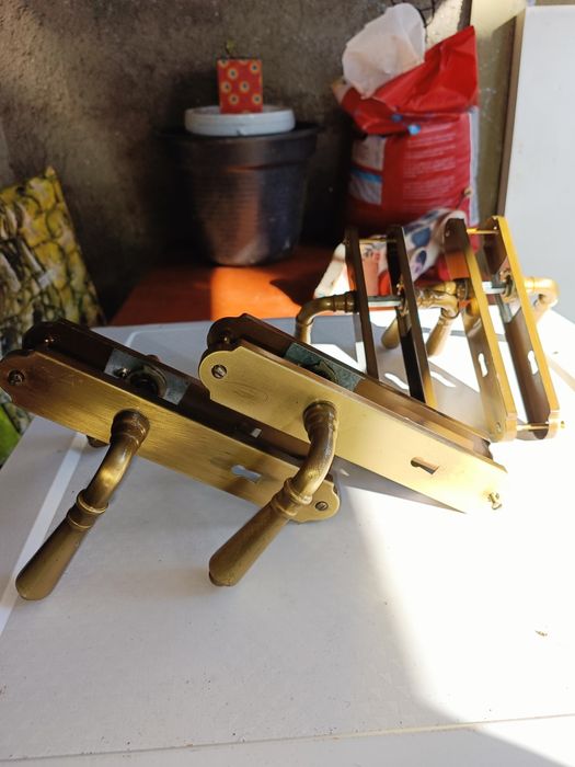 Puxadores (em latão antigo)