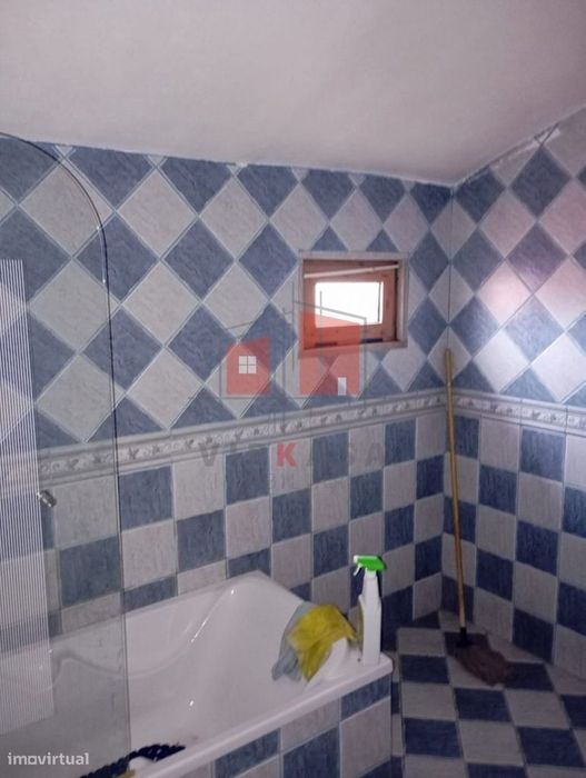 Moradia T2 para pequena remodelação