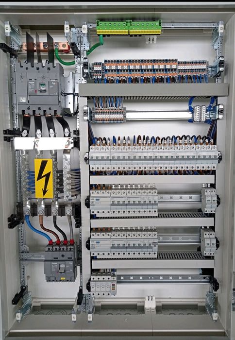 Eletricista – Serviço profissional