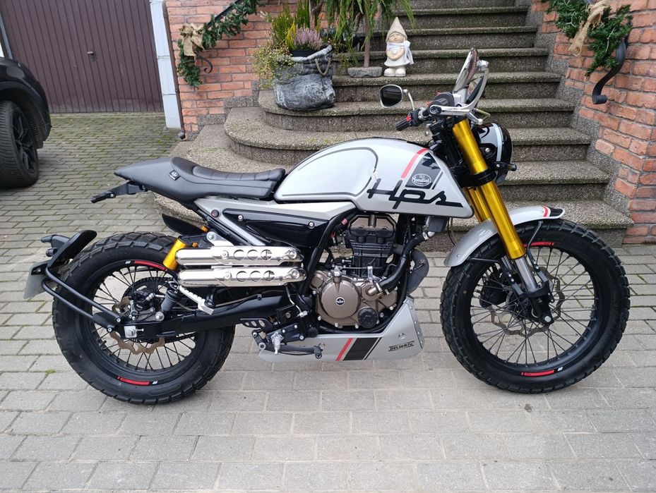 Mondial HPS 125 Transport Cafe Racer