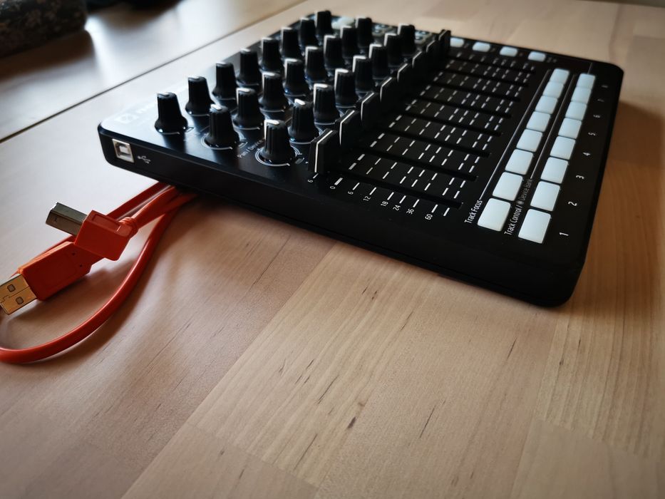 Novation Launch Control XL + Oferta Launchpad