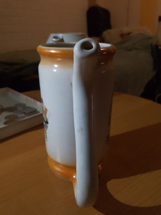 Kubek z ceramiki szlachetnej wawela