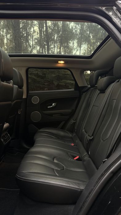 •LAND ROVER Range Rover Evoque 2.2 TD4 Prestige
