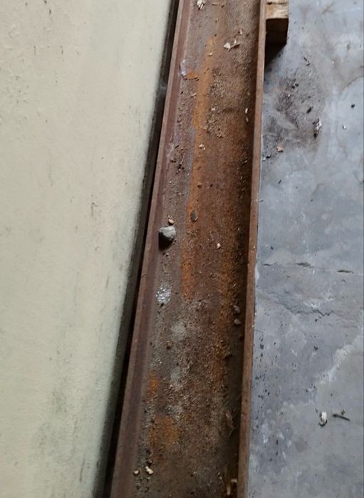 Швейлер металевий 3 метри