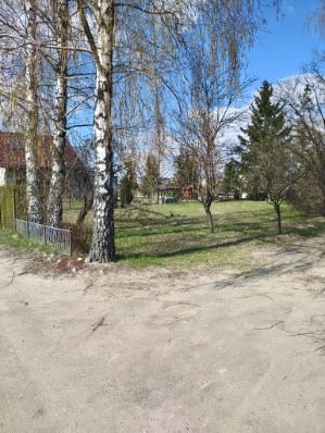 Dzialka budowlana w spokojnej okolicy.