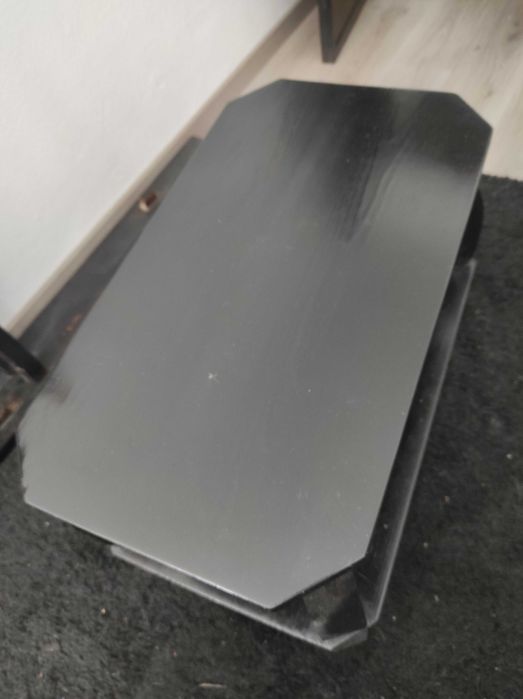 Mesa três prateleiras