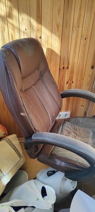 Офісне крісло керуючого голови