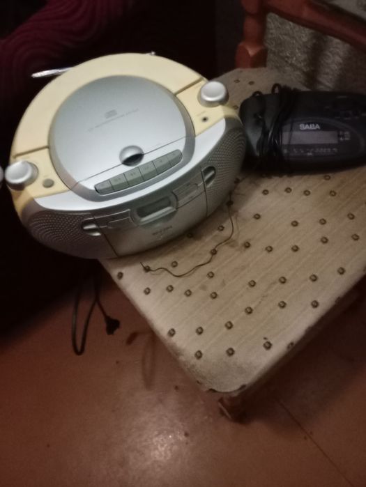 Radioodtwarzacz i radiobudzik