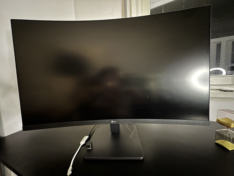 Monitor LG 32” Curvo 100Hz Full HD – 32MR50C-B – Impecável