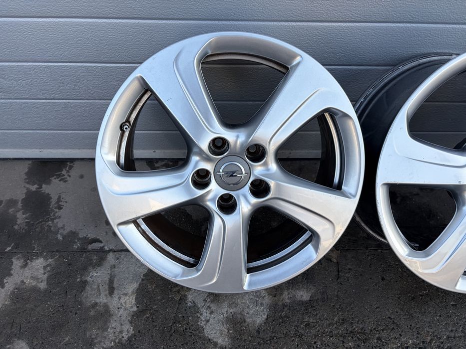 Alufelgi Opel +czujniki 17 cali 5x110 et44 7j