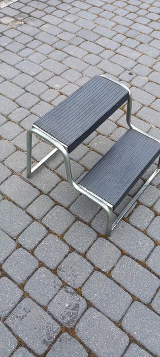 Schodki do przyczepy - stopien wejściowy