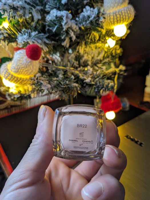 Тональний крем Chanel Les Beiges Healthy Glow Foundation Hydration And