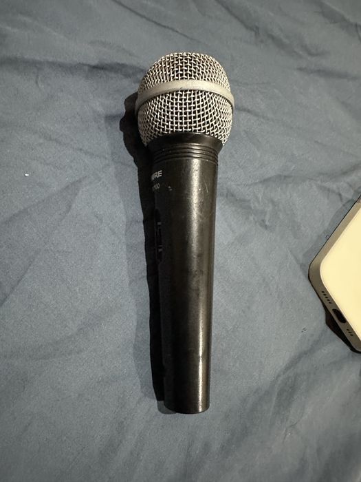 Microfone shure.