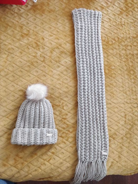 Cachecol + gorro p adulto feito à mão em crochet