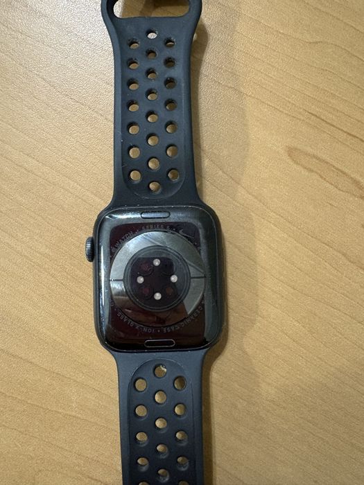 Годинник apple watch series 6 nike