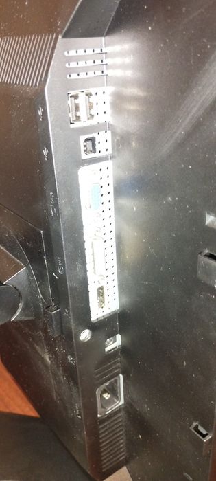 Монітор 22" Dell Стан гарний usb