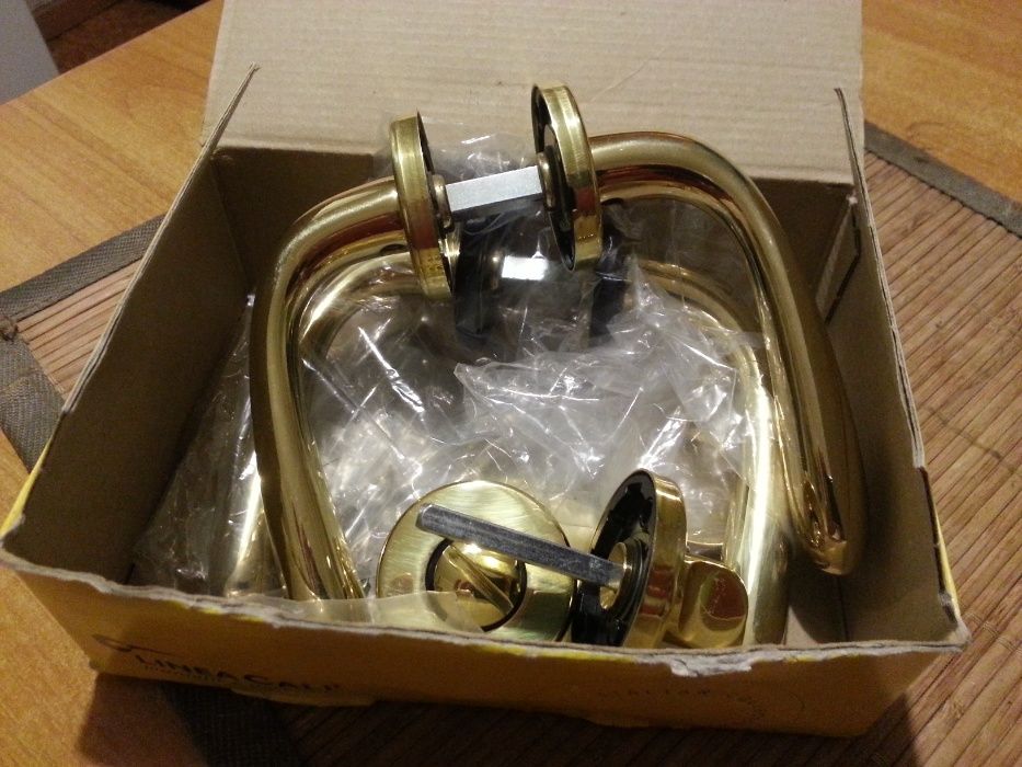 Ручки дверные(пара)Linea cali garda, полированная латунь,Италия ,новые