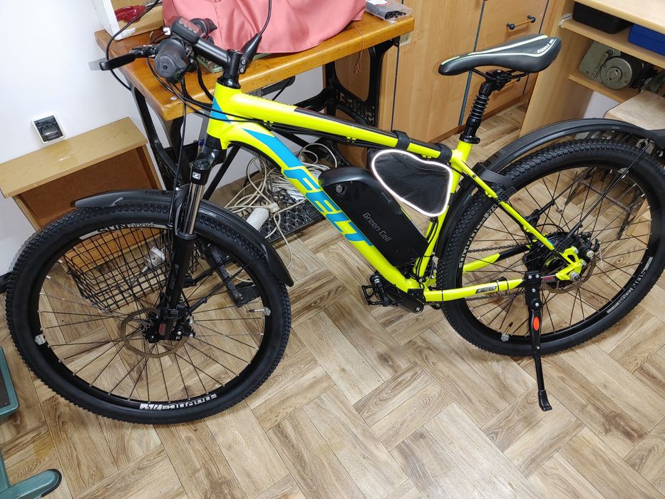 E-Bike trekkingowy z wspomaganiem elektrycznym