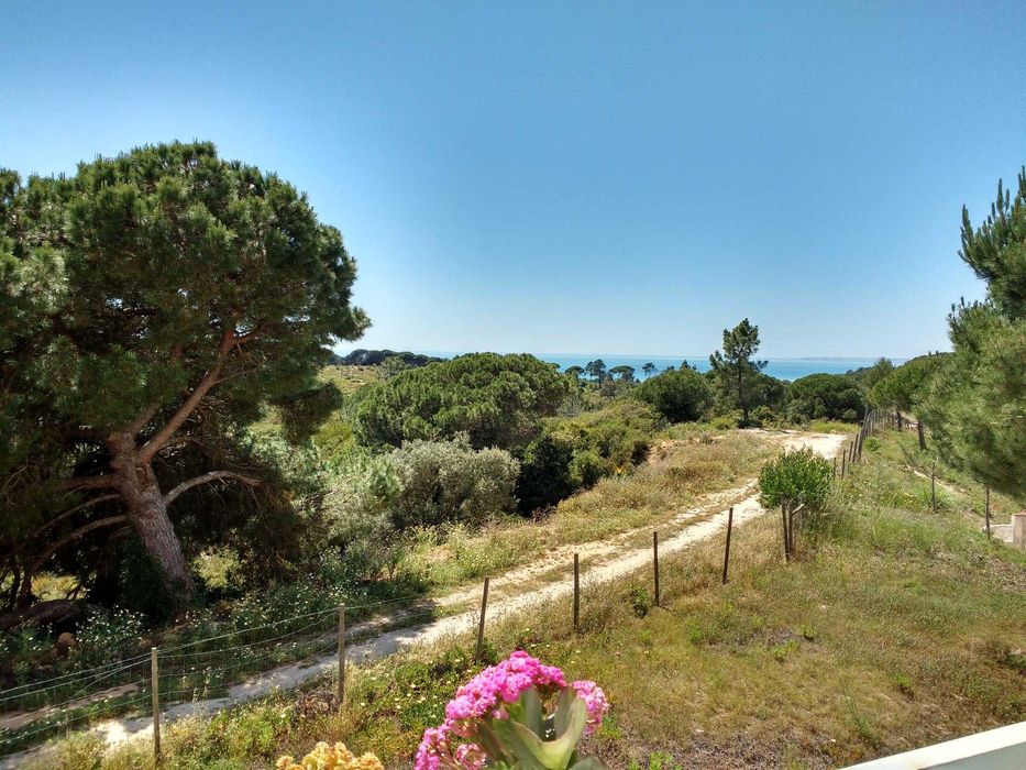 Bonito apartamento t1 com vista mar na Charneca da Caparica