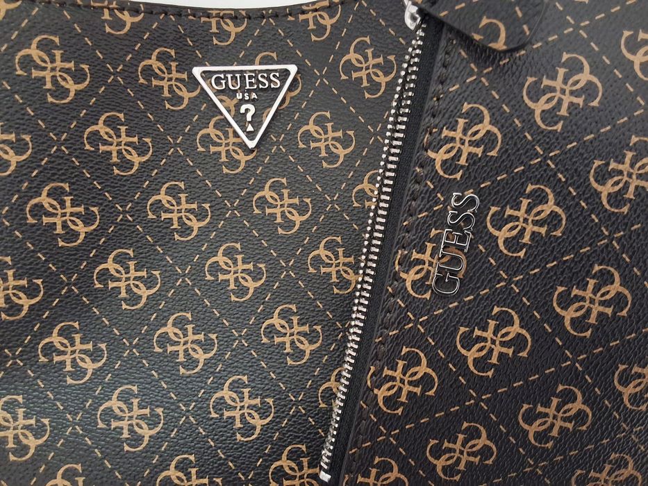 Жіноча сумка GUESS не вживана