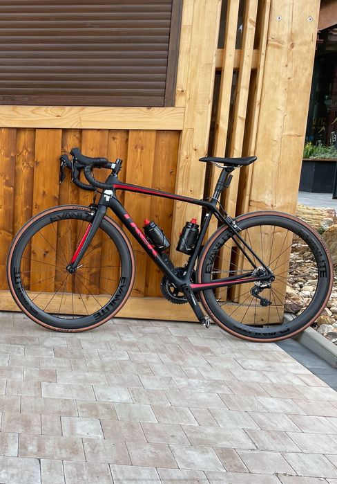 Trek Emonda SL 5 Carbon – koła Evanlite 50 mm, DT Swiss 350, Pirelli P Zero – tylko 673 km!
