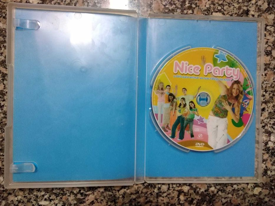 Bebé Lilly + Looney Tunes Vol. 3 + Floribella Karaoke + Nice Party