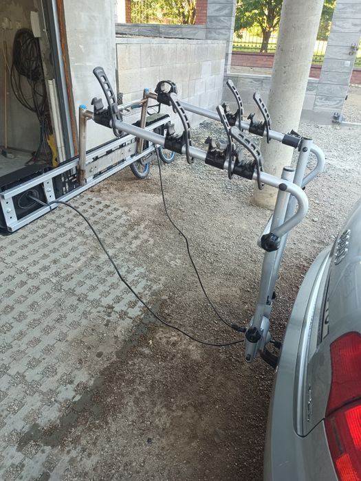 Bagaznik na haka  4 rowery  z oświetleniem