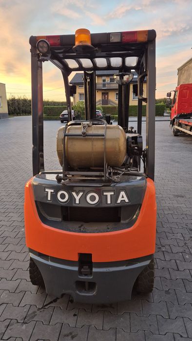 Wózek widłowy TOYOTA 8FGF15, triplex, przesuw, terenowy